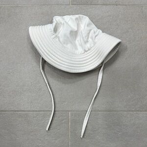 Hanna Andersson Swim and Sun Bucket Hat with Chin Straps